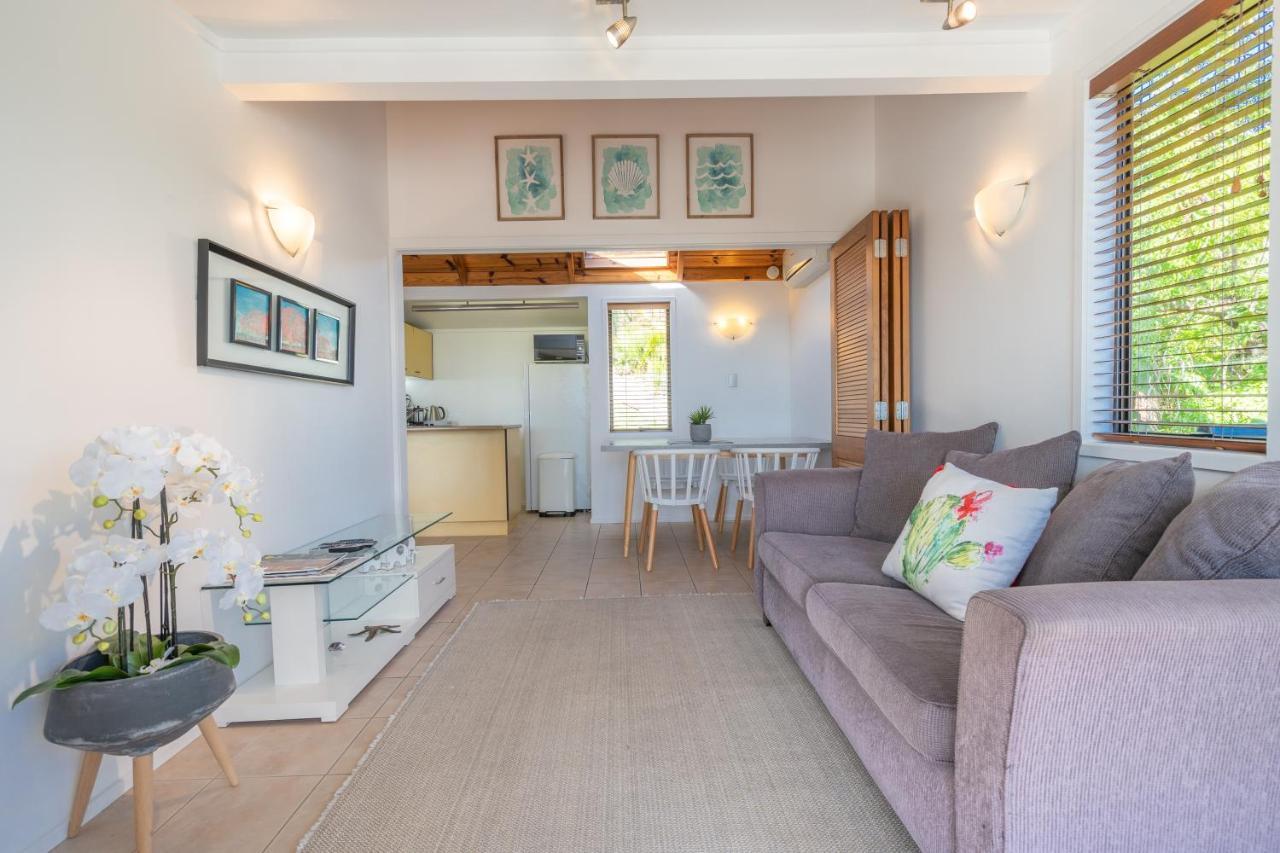 Palm Beach Cottage With Private Spa Pool Kültér fotó