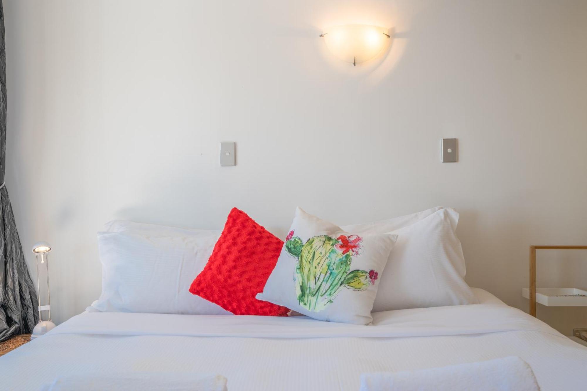 Palm Beach Cottage With Private Spa Pool Kültér fotó